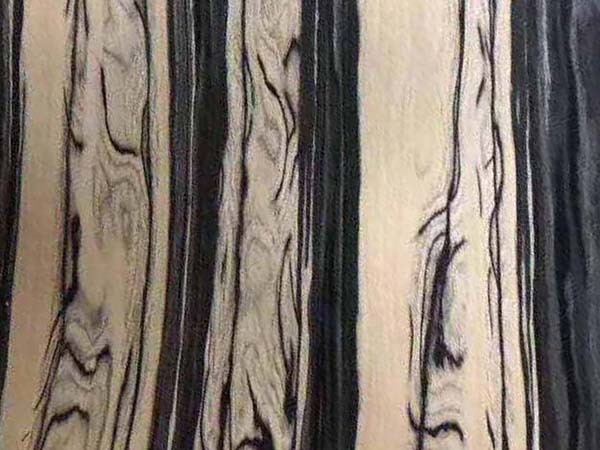 Jinbo Mountain and Water Wood Jinbo Mountain and Water Wood applies the artistic techniques of classic Chinese landscape painting to scientific wood. Splash ink on wood